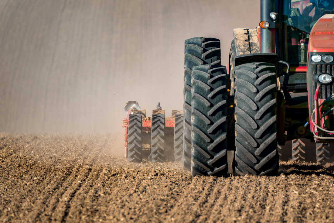 Pneus Inteligentes: A Revolução da Agricultura de Precisão nas Frotas Agrícolas