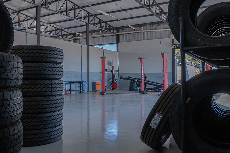 Foto centro-automotivo da RPS Pneus.